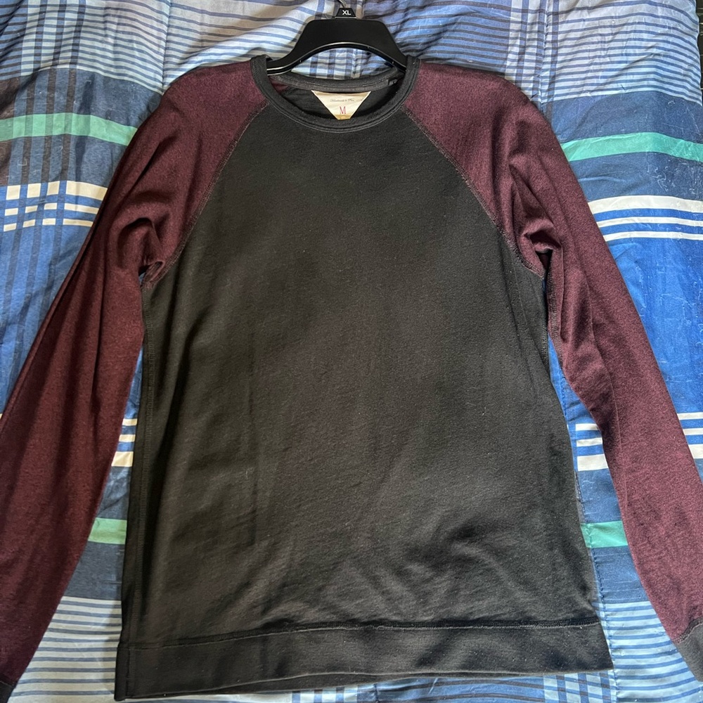 Rag & Bone Men's Black and Burgundy Sweater